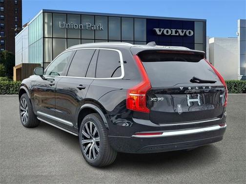 2025 Volvo XC90 Core