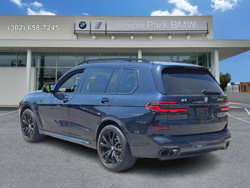 Carbon Black Metallic 2024 BMW X7 M60i