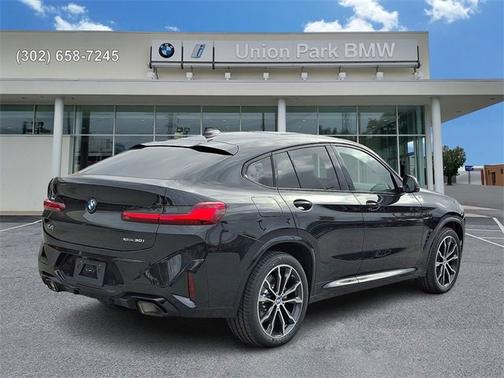 2025 BMW X4 xDrive30i