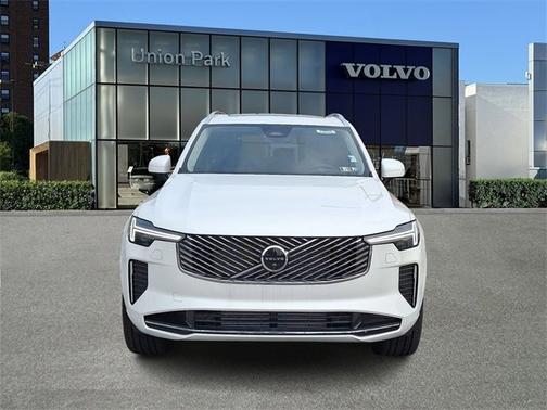 2025 Volvo XC90 Plug-In Hybrid Ultra