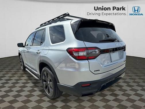 Solar Silver Metallic 2026 Honda Pilot Black Edition