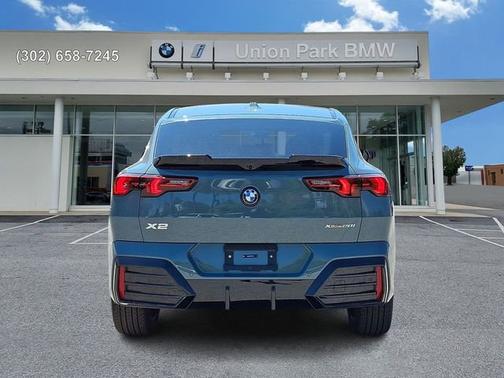 Cape York Green Metallic 2026 BMW X2 xDrive28i