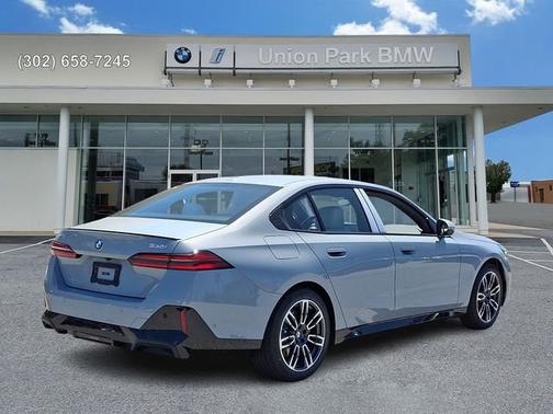 Brooklyn Grey Metallic 2027 BMW 530 530i xDrive