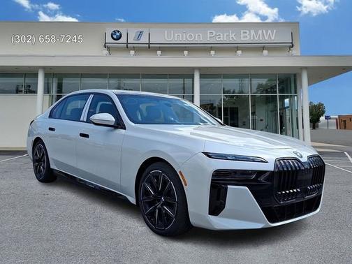 Mineral White Metallic 2026 BMW 750e 750e xDrive