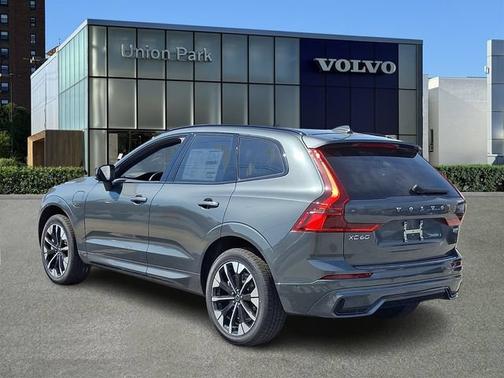 Forest Lake 2026 Volvo XC60 Plug-In Hybrid Plus
