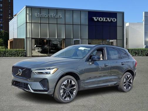 Forest Lake 2026 Volvo XC60 Plug-In Hybrid Plus