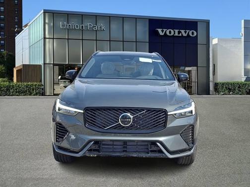 Forest Lake 2026 Volvo XC60 Plug-In Hybrid Plus
