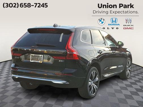 2023 Volvo XC60 Plus Bright Theme