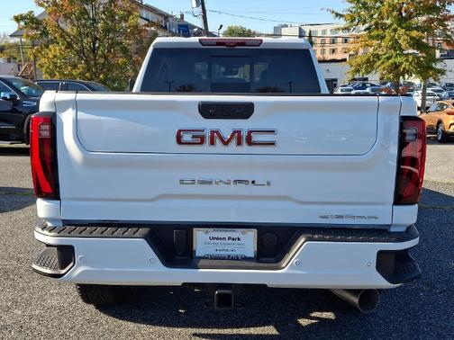 Summit White 2026 GMC Sierra 2500 Denali