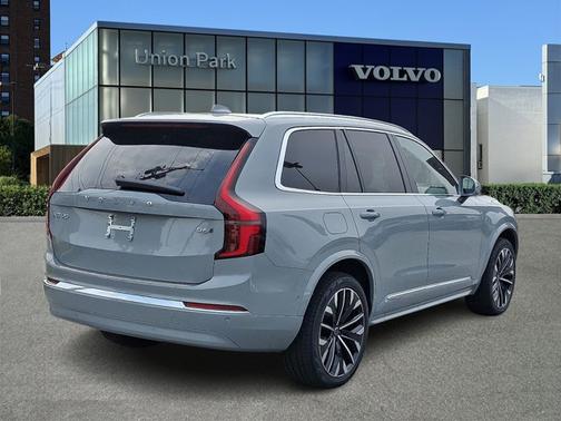 Vapour Grey Metallic 2026 Volvo XC90 Plus