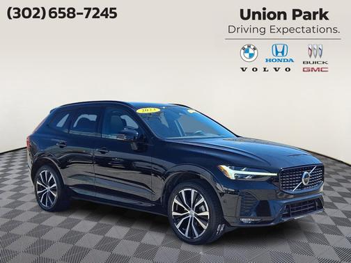 Onyx Black Metallic 2023 Volvo XC60 Plus Dark Theme