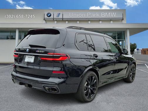 2024 BMW X7 M60i