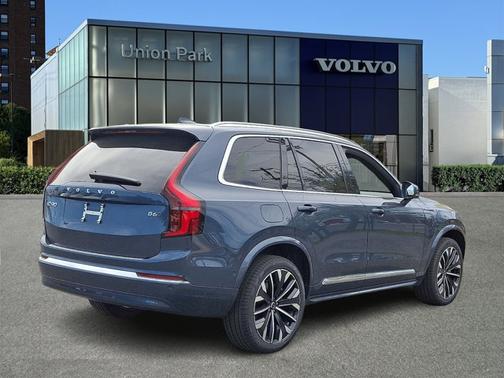 Denim Blue Metallic 2026 Volvo XC90 Plus