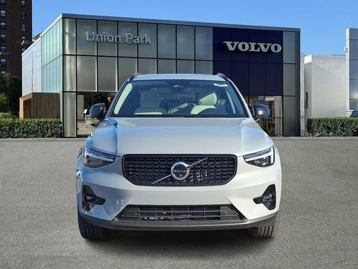 2026 Volvo XC40 Plus