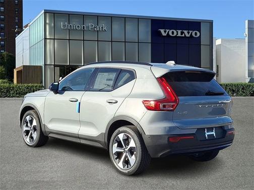 2026 Volvo XC40 Plus