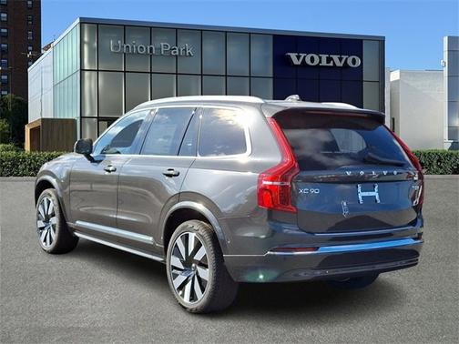 2025 Volvo XC90 Plug-In Hybrid Ultra