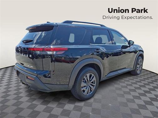 2023 Nissan Pathfinder SV