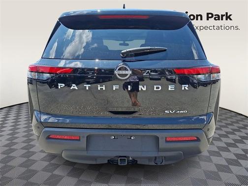 2023 Nissan Pathfinder SV