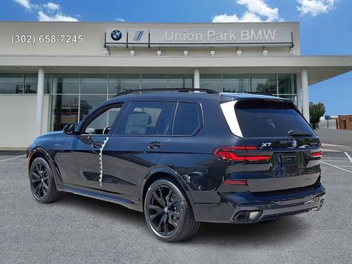 Black Sapphire Metallic 2027 BMW X7 xDrive40i