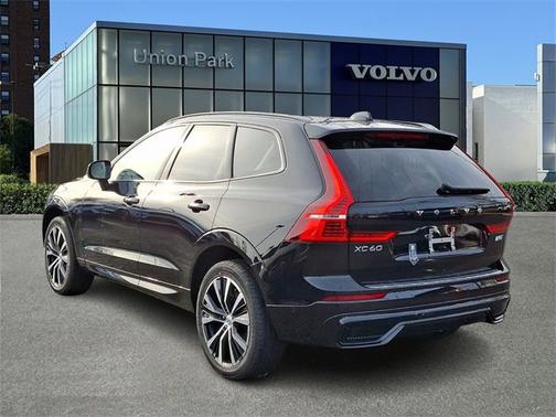 2025 Volvo XC60 Plus
