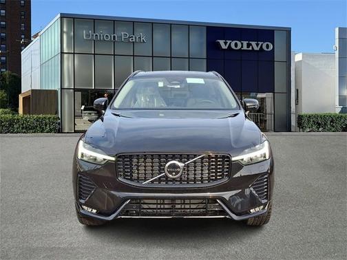 2025 Volvo XC60 Plus