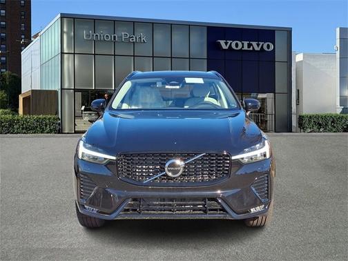 2025 Volvo XC60 Core