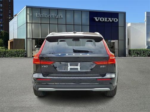 2026 Volvo V60 Cross Country Plus