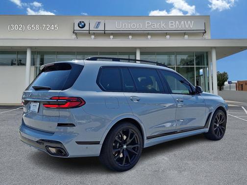 Brooklyn Grey Metallic 2023 BMW X7 xDrive40i