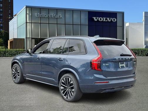Denim Blue Metallic 2026 Volvo XC90 Plug-In Hybrid Ultra Dark Theme