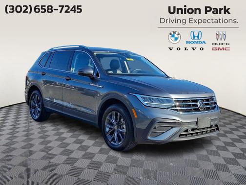 Platinum Gray Metallic 2023 Volkswagen Tiguan SE