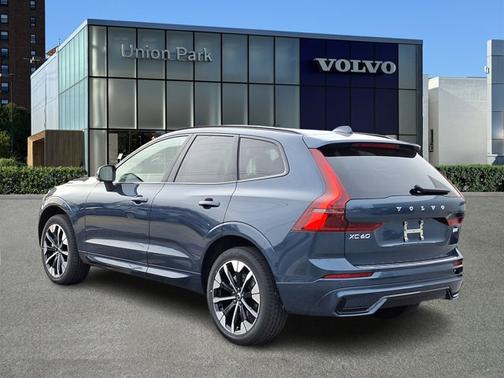 2026 Volvo XC60 Plus