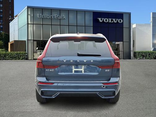 2026 Volvo XC60 Plus