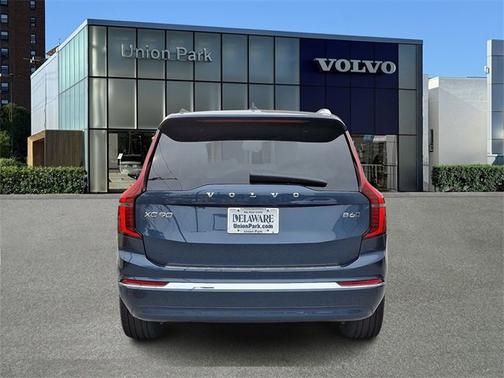 2025 Volvo XC90 Core