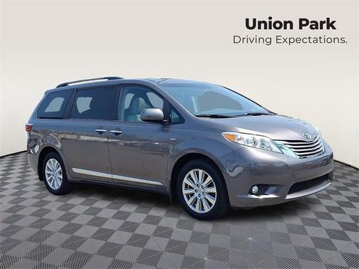 2017 Toyota Sienna XLE