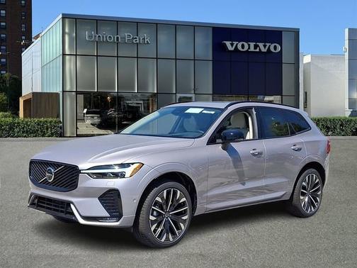Aurora Silver 2026 Volvo XC60 Ultra