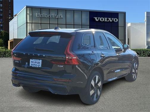 2025 Volvo XC60 Plug-In Hybrid Plus