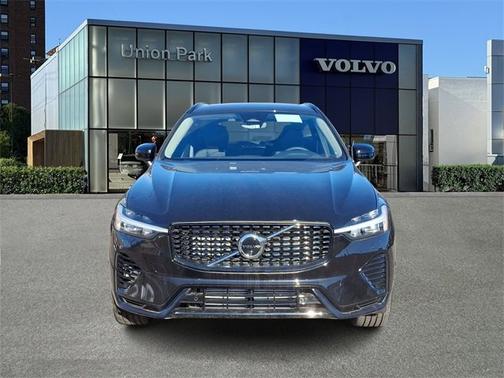 2025 Volvo XC60 Plug-In Hybrid Plus
