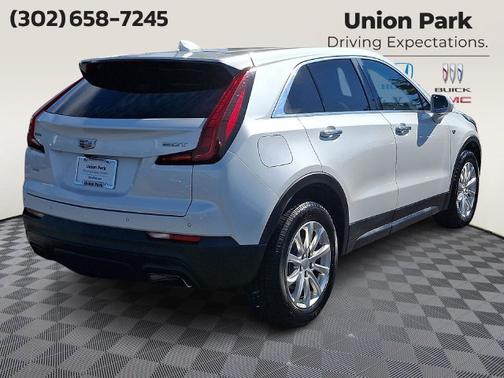 Crystal White Tricoat 2019 Cadillac XT4 AWD Luxury