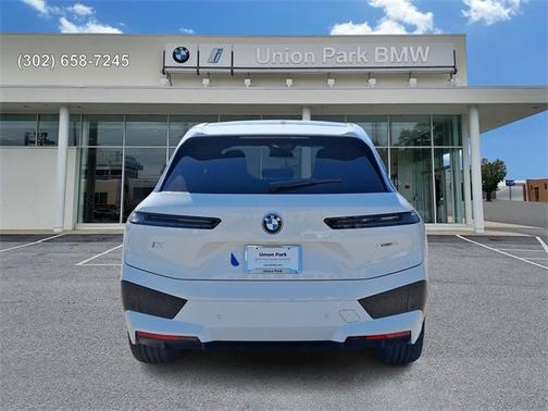 2025 BMW iX xDrive50
