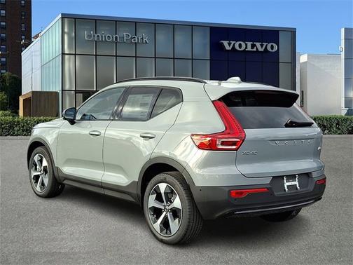 2026 Volvo XC40 Plus