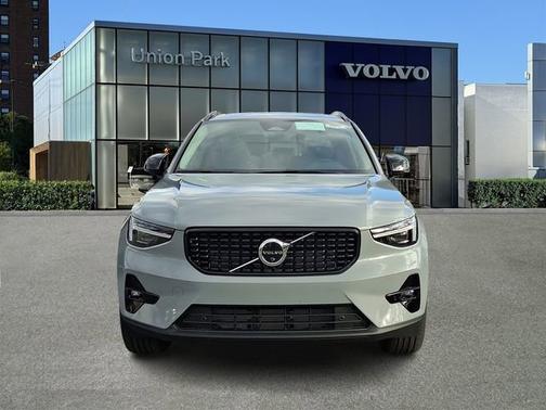 2026 Volvo XC40 Plus