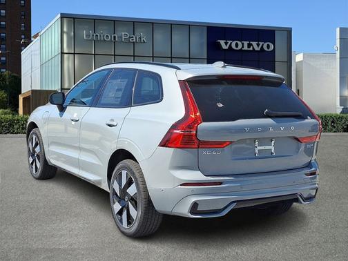 2025 Volvo XC60 Plug-In Hybrid Plus