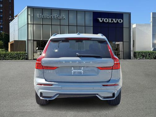 2025 Volvo XC60 Plug-In Hybrid Plus