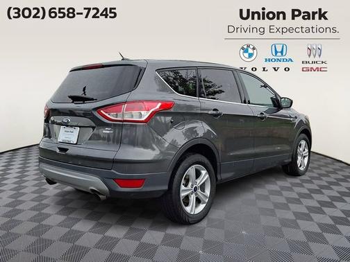 Magnetic 2016 Ford Escape SE