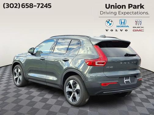 Forest Lake 2026 Volvo XC40 Core