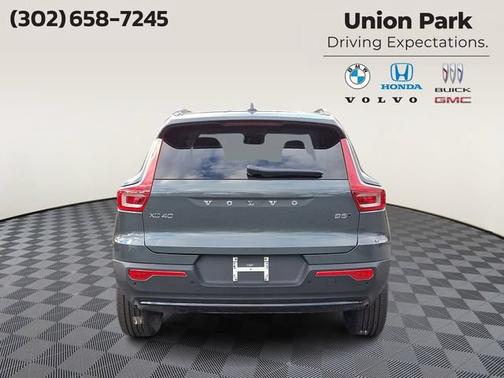 Forest Lake 2026 Volvo XC40 Core