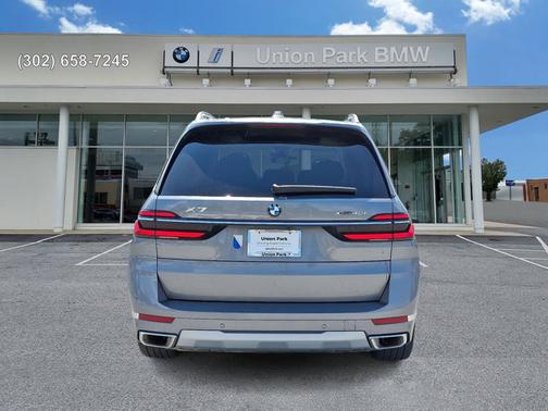2025 BMW X7 xDrive40i
