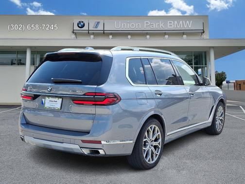 2025 BMW X7 xDrive40i