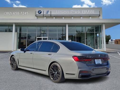 Bernina Grey Amber Effect Metallic 2022 BMW 750 750i xDrive