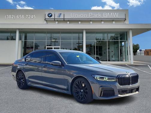 Bernina Grey Amber Effect Metallic 2022 BMW 750 750i xDrive